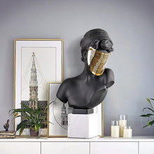 Load image into Gallery viewer, Omnia Paratus Statue